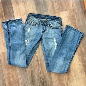 Awesome 26x35 Cowgirl Tuff distressed jeans